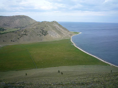 Blick auf den Baikalsee in einer einsamen Gegend